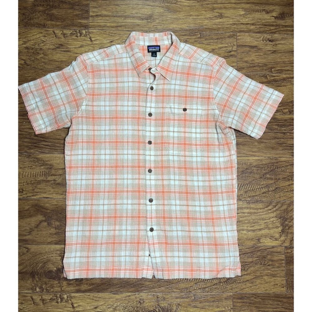 Patagonia Men's Size Medium Organic Cotton Short Sleeve Peach/Beige/Tan